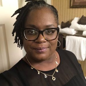 Meet your Posher, Regina